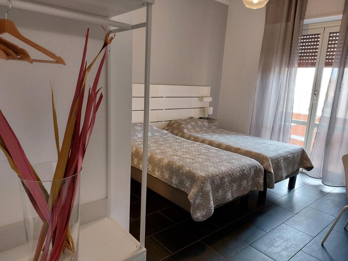 San Lorenzo Accomodation روما المظهر الخارجي الصورة